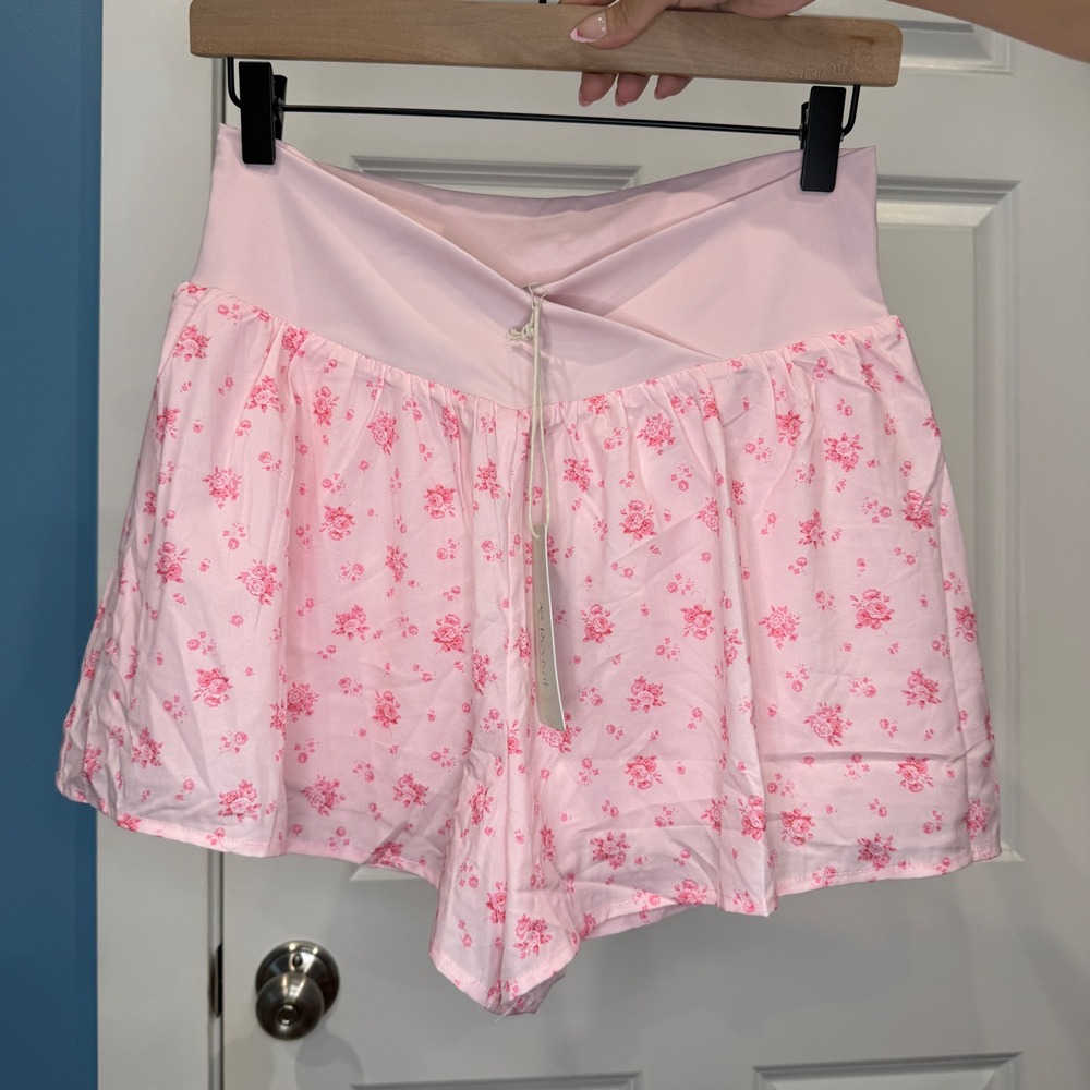 AS Revival Ballerina Pink Floral V-Waist Flowy Athletic Shorts Size XL - Picture 2 of 7
